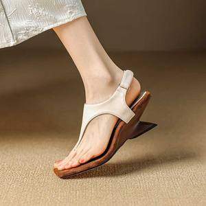Sandalias de tacón bajo con punta abierta al por mayor |   Tacones de cuero con correa en T, estilo slingback, cuadrados, retro, casuales, de verano para <span class=keywords><strong>mujer</strong></span> - Product Image 1