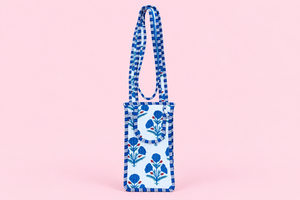 Pochette pour téléphone matelassée à imprimé floral bleu avec fermeture à glissière – Étui en coton fait main pour appareils de 9 pouces - Product Image 1