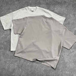 <span class=keywords><strong>T</strong></span>-shirt personalizzata di lusso in cotone pesante, oversize, da uomo, con stampa logo personalizzata, modello cropped e squadrato - Product Image 2