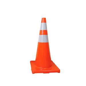 Cono de Tráfico Reflectante de PVC de 70 cm, Cono de Seguridad Flexible y Duradero, Diseño Apilable para Control de Multitudes en Carreteras, Estacionamientos y Autopistas - Product Image 2