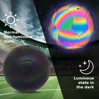 Ballon de football Offre Spéciale en cuir avec logo personnalisé lueur réfléchissante holographique dans la nuit