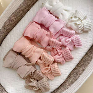 Chaussons en <span class=keywords><strong>crochet</strong></span> faits main pour nouveau-nés avec attaches, couleur unie, 0-3 mois, chaussettes en coton pour bébé avec étiquettes personnalisées, tricot pour bébé garçon et fille - Product Image 6