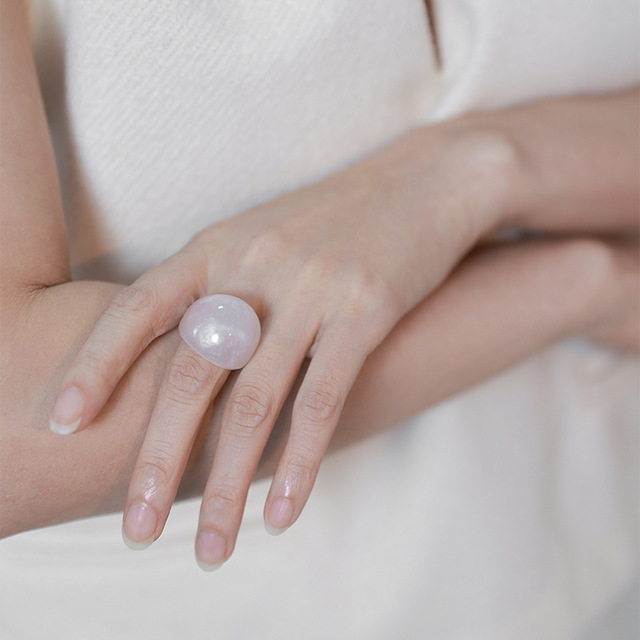 European American Design Feminine Finger Ring Transparent Recycle Resin Classic Style for Engagement Occasions Nature Resin Ring