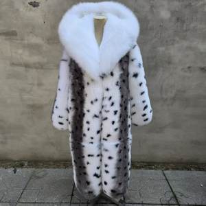 معطف فرو طويل ثعلب بطبعة الفهد بتصميم سميك وجديد ودافئ وعصري مع قبعة - Product Image 1