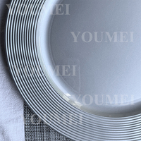 13 pouces élégant fête Banquet rouge spirale ronde en plastique argent Table mariage chargeur assiettes pour dîner réception