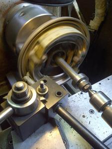 La moto verticale de conception d'amortissement de Vibration de rendement élevé bloque l'aléseuse de cylindre de tambour de frein - Product Image 5