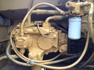 Excavatrice Caterpillar 320C d'occasion, moteur, boîte de vitesses et engrenages d'origine japonais, bon état, en vente - Product Image 5