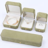 Boîte à bijoux en velours orange et vert personnalisée avec logo en relief pour bracelet, bague, emballage de cadeau de festival