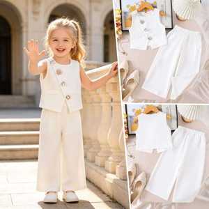 Completo estivo alla moda per bambine, due pezzi bianchi, giacca e pantaloni a gamba larga, per abbigliamento casual. - Product Image 2