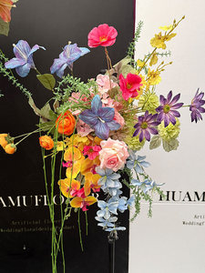 Sfera di Fiori Artificiali in Seta Arancione e Rossa, Ghirlanda Floreale Sospesa per Matrimoni ed Eventi, Composizioni Floreali, Centrotavola - Product Image 4