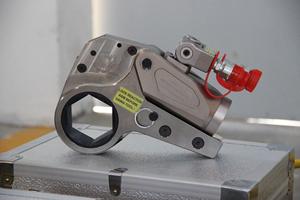 Clé dynamométrique hydraulique à profil bas de type creux 2XLCT, 10000 Psi SOV Al-ti Hexagon Cassette Torque 2328 Nm - Product Image 3