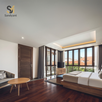Solution tout-en-un : Lit double king-size moderne italien sur mesure en bois massif pour hôtels, appartements, villas et projets résidentiels