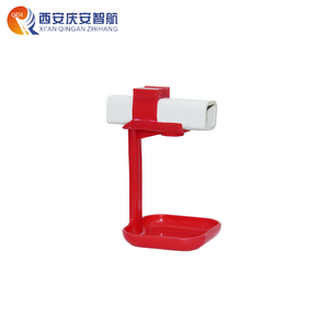 Bebedero <span class=keywords><strong>de</strong></span> Plástico PP <span class=keywords><strong>de</strong></span> Alta Calidad para Aves <span class=keywords><strong>de</strong></span> Corral, Ahorrador <span class=keywords><strong>de</strong></span> Agua, con Taza <span class=keywords><strong>de</strong></span> Goteo para Tubo Cuadrado, Precio <span class=keywords><strong>de</strong></span> Fábrica QZH - Product Image 3
