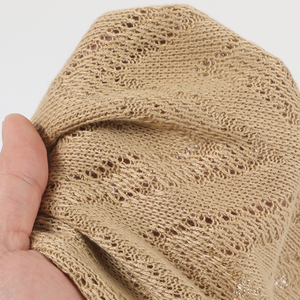 Vente en gros 330gsm polyester couleur unie laine aiguille grossière tissu texture tissu extensible femmes pull châle tissu - Product Image 5