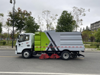 Balayeuse et nettoyeuse de voirie électrique efficace avec composants de moteur de pointe, machine à aspirer la poussière haute capacité