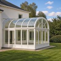 Véranda en verre courbé avec toit en verre, structure en aluminium, portes coulissantes en verre, voûte en arche, solarium, salle de patio pour jardin, villa