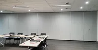 Cloison pliante facile à assembler, cadre en aluminium, panneaux en mélamine, ignifuge, insonorisation, design modulaire pour restaurant, école