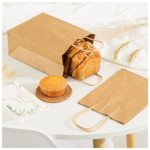 Sac en papier kraft avec poignée, personnalisable, durable, recyclable, pour cadeaux de mariage, petits emballages, faveurs de fête, impression de logo, à prix abordable - Product Image 5