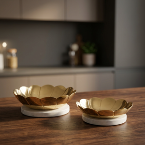 Assiettes décoratives en métal doré en forme de fleur, faites à la main, polies, style glamour - Product Image 4