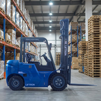 Montacargas Eléctrico Contrapesado Liftron Serie DE 3T con Batería de Iones de Litio y Neumáticos Sólidos para Manejo de Materiales