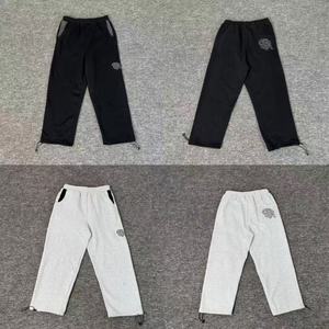 Pantalon de jogging en velours Mertra, broderie lettres hip-hop streetwear, coupe ample et décontractée, polyvalent pour hommes et femmes - Product Image 2