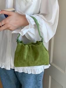 กระเป๋าทรงถังขนาดใหญ่สไตล์เรโทรใหม่สำหรับฤดูใบไม้ร่วงและฤดูหนาว ดีไซน์เกาหลีสุดเก๋ กระเป๋าสะพายข้างแฟชั่น กระเป๋าโท้ทใบเล็ก - Product Image 5