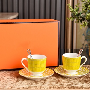 ชุดจานอาหารค่ำหรูหราพร้อมแก้วกาแฟ ของขวัญขึ้นบ้านใหม่ ของขวัญแต่งงานสำหรับเพื่อนสนิท - Product Image 1