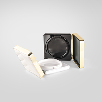 Surface carrée en cuir avec étui compact à motifs, plateau de crème en poudre, étui de fond de teint en plastique