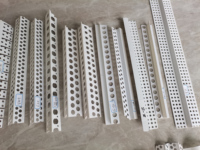 OEM Perles d'angle en PVC pour cloisons sèches Perles d'angle en plastique stuc pour le plâtrage des protections d'angle en ciment de gypse