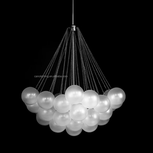 New phong cách hiện đại chuỗi vàng đen LED Glass bóng thiết bị chiếu sáng treo đèn chùm cho nhà phòng ăn phòng khách - Product Image 1