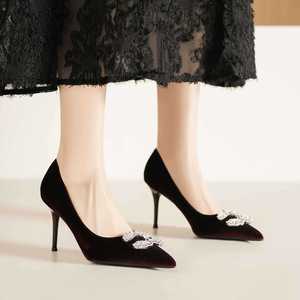 Zapatos de Tacón de Aguja con Punta en Pico y Decoración de Pedrería, Modelo 6681N-195, de Terciopelo, para Mujer, Formales, Cómodos para el Trabajo - Product Image 3