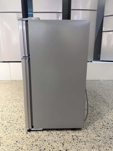 L-BCD-32 OEM Stylish Modern Energy Efficient 32L Mini Fridge Freezer Top Compact for Bedroom Office 32L Mini Fridge Freezer Top - Product Image 2