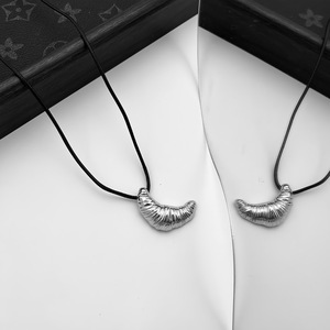 2026 Hot Selling Simple Rope <b>Chain</b> Croissant Pendant Necklace <b>Titanium</b> Steel Women's Collarbone Necklaces Fashion Jewelry - Product Image 3
