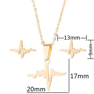 Collier tendance en acier inoxydable avec chaîne à maillons en forme d'animal/cœur pour les fêtes - Product Image 6