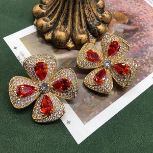 Set di Accessori ZHENXUN Heavy Industry: Orecchini e Collana con Zirconi, Stile Raffinato per il Mercato di Piccole Dimensioni, Design Unico a <span class=keywords><strong>Quadrifoglio</strong></span> - Product Image 5