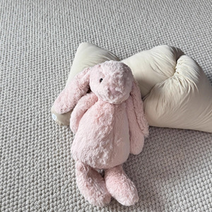 Peluche Lapin Timide à Longues Oreilles Souples de la Série Jellycotts du Royaume-Uni, Jouet Apaisant pour Bébé, Cadeau de Naissance, Anniversaire, Noël - Product Image 4