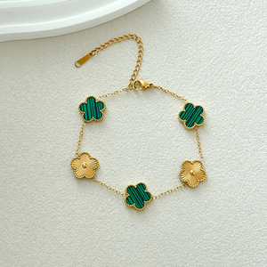 Braccialetti alla Moda in Titanio 18K a Cinque Foglie, Bracciale Portafortuna in Metallo Multicolore per Matrimoni e Feste - Product Image 2