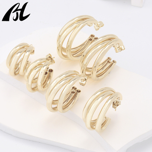 Hợp thời trang 3-Hàng vòng tròn vàng Glossy <span class=keywords><strong>Hoop</strong></span> Bông tai hình chữ C Multilayer rỗng ống tối giản Multilayer <span class=keywords><strong>Hoop</strong></span> đồ trang sức - Product Image 3