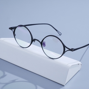 Gafas redondas ultraligeras de titanio puro, montura de gafas graduadas ópticas de estilo vintage para uso diario en negocios, venta al por mayor - Product Image 3