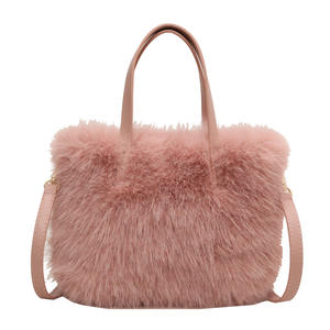 Yüksek Kaliteli Kadın Moda Tilki Kürkü Çanta 2024 Lüks Kışlık Sıcak Sevimli Peluş Kürk PU Deri Çanta - Product Image 4