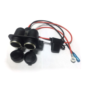 Cache-poussière pour câble allume-cigare de voiture à double port Porte-fusible à lame femelle Transmetteur FM Amplificateur Solution tout-en-un - Product Image 4