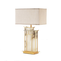 Vente en gros lampe de chevet décorative de luxe post-moderne pour salon chambre à coucher lampe de table de décoration de villa en marbre