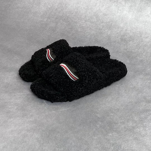 Chaussons en laine de haute qualité pour homme et femme, luxueux, pour l'automne et l'hiver, avec broderie tendance, antidérapants, design extérieur - Product Image 2