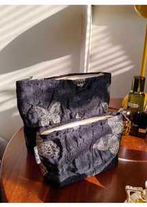 Nuevo Estuche Cosmético de Lujo para Mujer 2025, Diseño de Mariposa Negra y Dorada, Bolsa de Almacenamiento Portátil para Productos de Cuidado de la Piel, con Compartimento para Monedas - Product Image 4