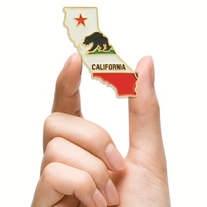 Épingles personnalisées en émail du fabricant de badges en forme de carte de drapeau de la Californie en métal - Product Image 2