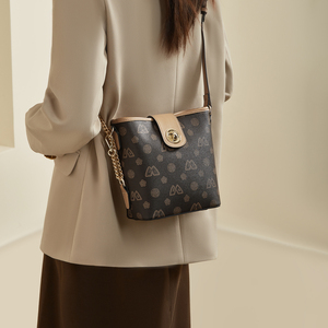 2025 Tùy Chỉnh Mới Nhất Thời Trang Vai Túi PU + PVC Da Ledis Cổ Điển Cổ Điển Crossbody Túi Của Phụ Nữ Túi - Product Image 3