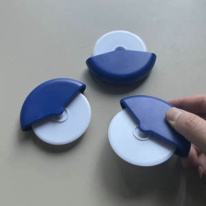 LOGO personalizzato cucina in plastica semicircolare taglia <span class=keywords><strong>Pizza</strong></span> per tagliare <span class=keywords><strong>Pizza</strong></span> e torta che accetta LOGO personalizzato cucina <span class=keywords><strong>Pizza</strong></span> <span class=keywords><strong>T</strong></span> - Product Image 5