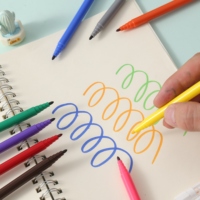 Lot de 12 feutres pour le dessin, l'esquisse et l'illustration