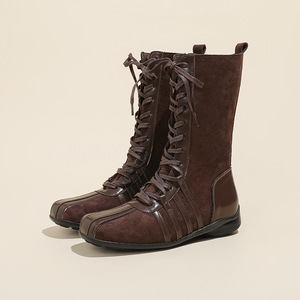 <span class=keywords><strong>Stivali</strong></span> Western Retrò da Donna in <span class=keywords><strong>Camoscio</strong></span> Autunno Inverno 2025 con Lacci, Stivaletti di Nicchia con Tacco Basso, Punta Quadrata e Blocchi di Colore - Product Image 1