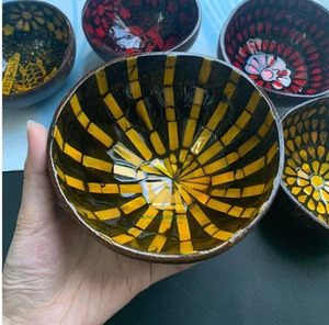 ชามมะพร้าวเปลือกหอยมุกธรรมชาติ งานแฮนด์เมด สำหรับของที่ระลึกและของขวัญสุดพิเศษ - Product Image 3